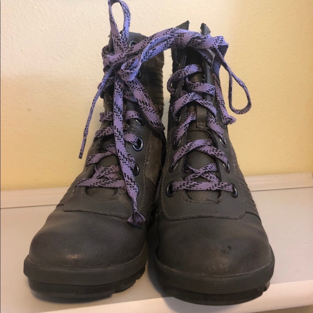 Girls Sorel Size 2 wedges